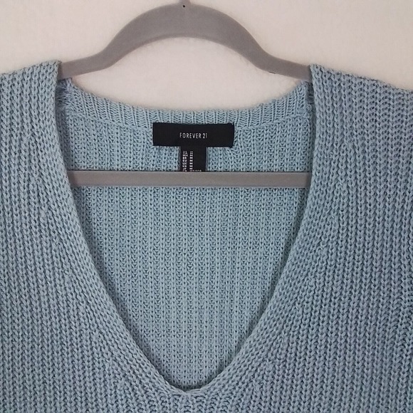Forever 21 V-Neck Chunky Knit Sweater Size Medium in‎ Soft Green - Picture 3 of 10